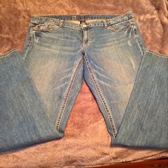 Distressed jeans - Picture 5 of 6